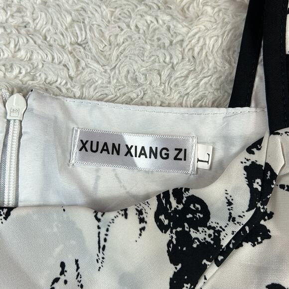 Xuan Xiang Zi Black and white patterned dress, size L - Picture 7 of 7